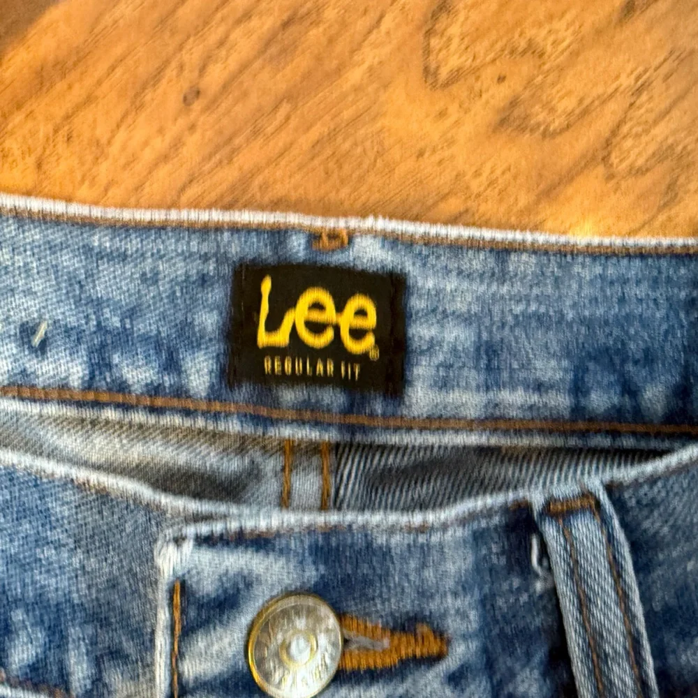 Lee jeans men’s modified length 34x33 (tag 34x36) blue Regular Straight cotton